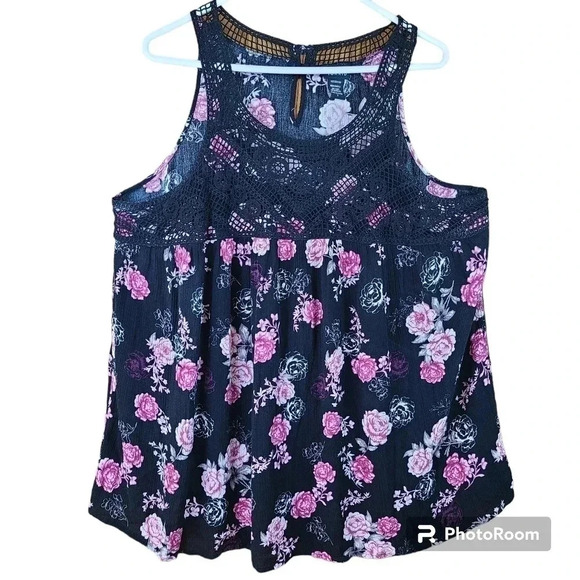 Torrid black floral gauze crochet sleeveless top - Picture 1 of 7